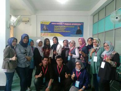 TRAINING PUBLIC SPEAKING